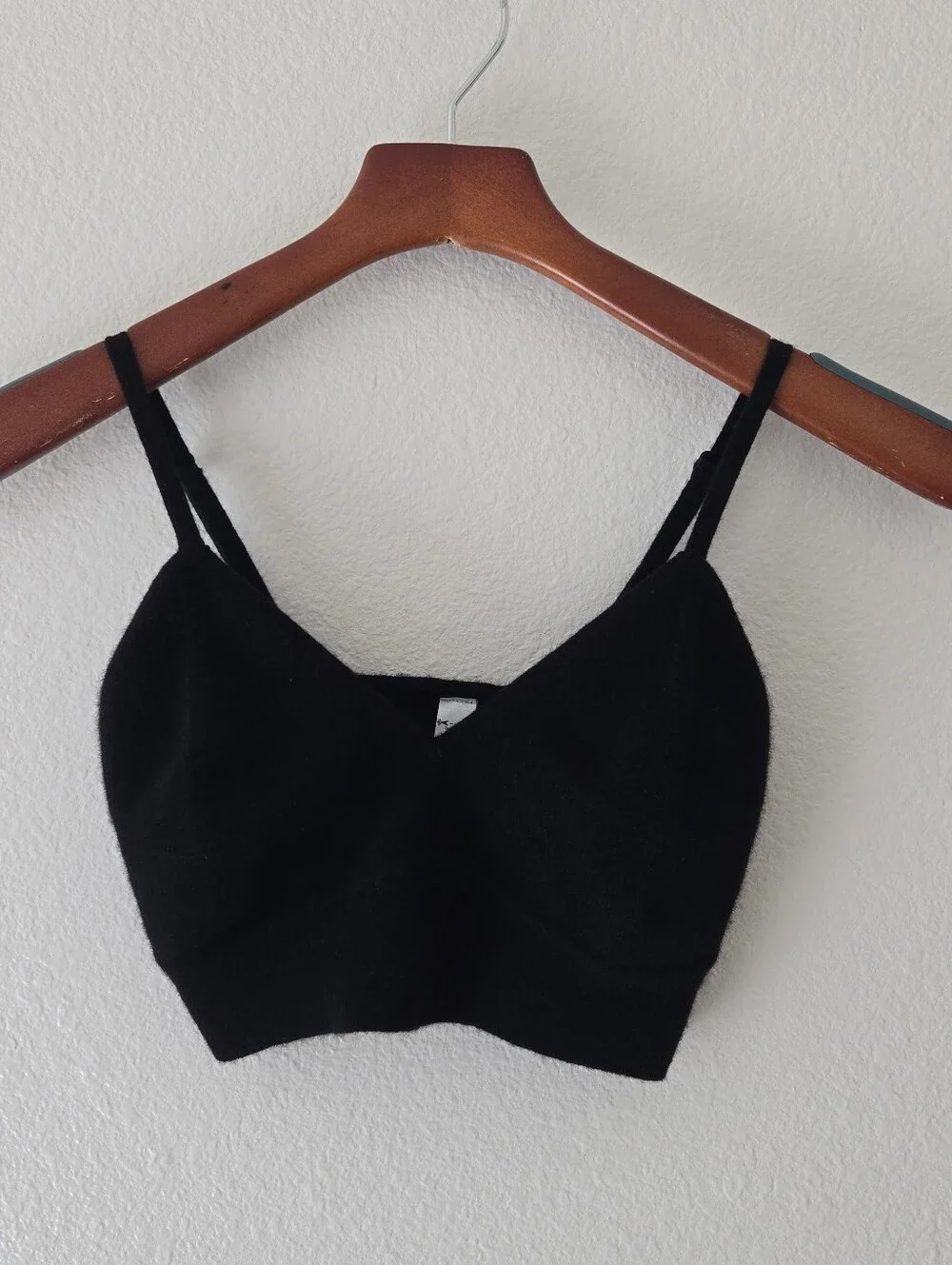 Alo Yoga Cashmere Jet Set Bra in Black XS  Quite Luxury Athlesure Bralette